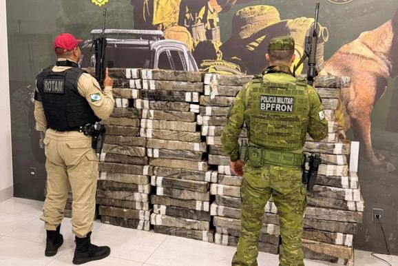 Ação conjunta apreende mais de uma tonelada de maconha na PR-323, em Perobal